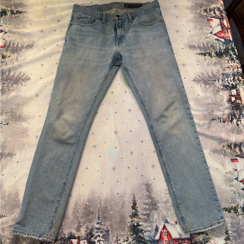 Roark Standard Slim Fit Size 33 Highway 133 Distressed Denim Jeans